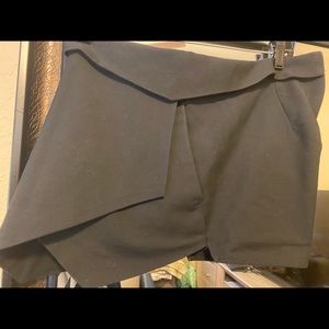 Zara Short Skirt in black